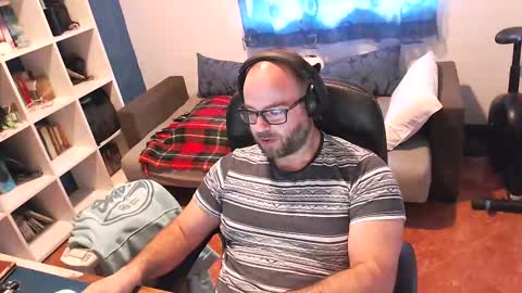 ravingr3d3 online show from 10, 3, 2025