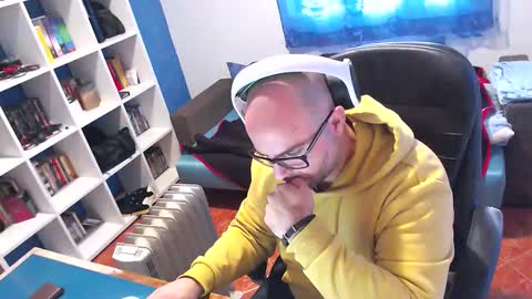 ravingr3d3 online show from 19, 12, 2025