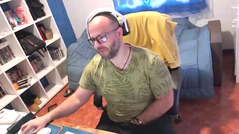 ravingr3d3 online show from 12, 3, 2026