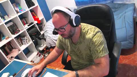 ravingr3d3 online show from 19, 5, 2026
