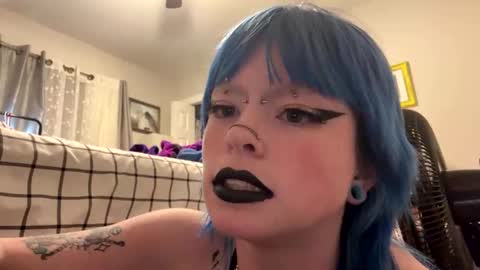 Snapshot of ravyn_xoxo chatting on 19, 11, 2025 Ravynn 3 online show from 19, 11, 2025