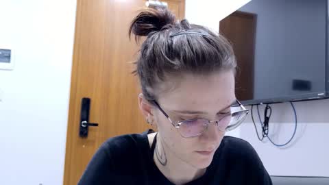 Ray-Ray online show from 11, 2, 2026