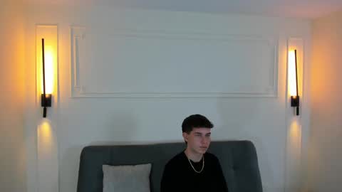 Snapshot of rayder_green chatting on 19, 11, 2025 YE online show from 19, 11, 2025