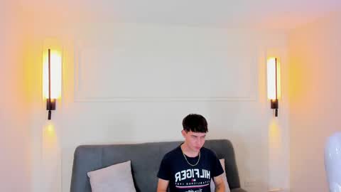 Snapshot of rayder_green chatting on 20, 11, 2025 YE online show from 20, 11, 2025