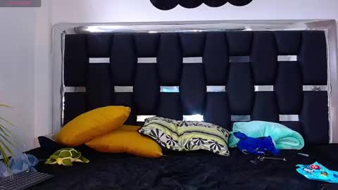 Rayn online show from 1, 2, 2025