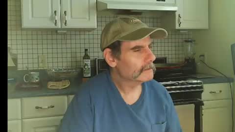 Snapshot of raylene4u2 chatting on 27, 6, 2026 Ray online show from 27, 6, 2026