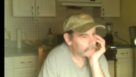Snapshot of raylene4u2 chatting on 4, 7, 2026 Ray online show from 4, 7, 2026