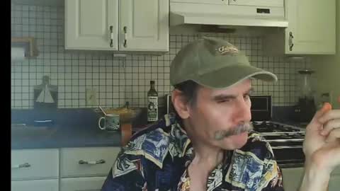 Snapshot of raylene4u2 chatting on 19, 7, 2026 Ray online show from 19, 7, 2026