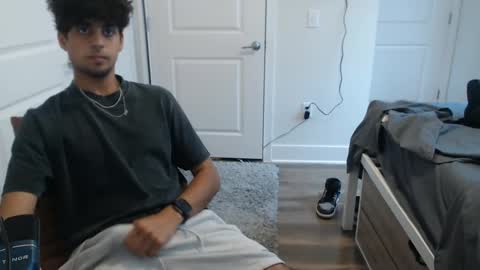 Snapshot of raymondg8596 chatting on 18, 9, 2025 raymondg8596 online show from 18, 9, 2025