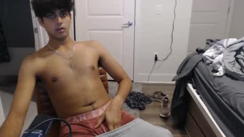 Snapshot of raymondg8596 chatting on 13, 11, 2025 raymondg8596 online show from 13, 11, 2025