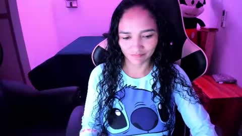 Snapshot of rayza_mature_ chatting on 9, 7, 2026 Danna online show from 9, 7, 2026
