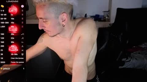 Snapshot of rayzel_white chatting on 27, 4, 2026 Rayzel White online show from 27, 4, 2026