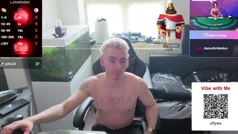 Snapshot of rayzel_white chatting on 13, 5, 2026 Rayzel White online show from 13, 5, 2026