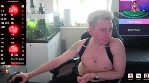 Snapshot of rayzel_white chatting on 29, 5, 2026 Rayzel White online show from 29, 5, 2026