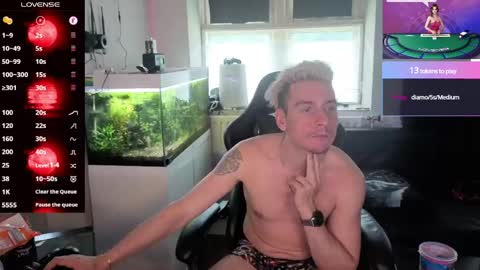 Snapshot of rayzel_white chatting on 2, 6, 2026 Rayzel White online show from 2, 6, 2026
