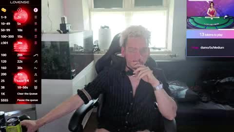 Snapshot of rayzel_white chatting on 7, 6, 2026 Rayzel White online show from 7, 6, 2026
