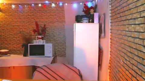 Snapshot of real_coupl3 chatting on 5, 2, 2026 real_coupl3 online show from 5, 2, 2026