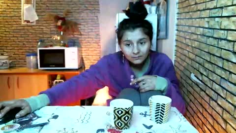 Snapshot of real_coupl3 chatting on 8, 3, 2026 real_coupl3 online show from 8, 3, 2026