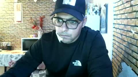 Snapshot of real_coupl3 chatting on 29, 4, 2026 real_coupl3 online show from 29, 4, 2026