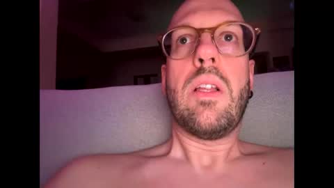 HugeSecret online show from 8, 6, 2026