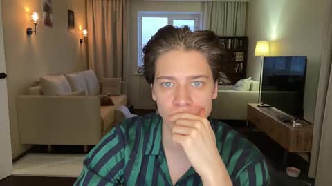 AliceEve online show from 4, 2, 2025