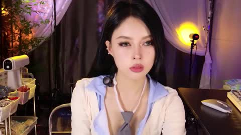 reaowna___ online show from 11, 11, 2025