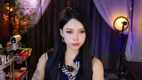 reaowna___ online show from 13, 12, 2025