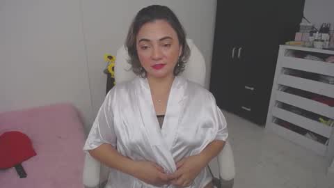 Snapshot of rebeca_milf chatting on 12, 12, 2024 REBECA online show from 12, 12, 2024