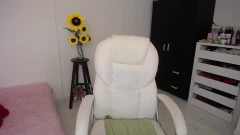 Snapshot of rebeca_milf chatting on 14, 12, 2024 REBECA online show from 14, 12, 2024