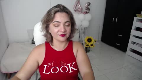 Snapshot of rebeca_milf chatting on 27, 1, 2025 REBECA online show from 27, 1, 2025