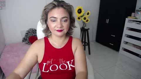 Snapshot of rebeca_milf chatting on 14, 2, 2025 REBECA online show from 14, 2, 2025