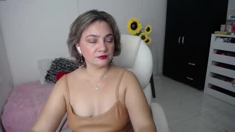 Snapshot of rebeca_milf chatting on 17, 2, 2025 REBECA online show from 17, 2, 2025
