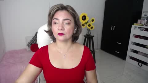 Snapshot of rebeca_milf chatting on 19, 2, 2025 REBECA online show from 19, 2, 2025