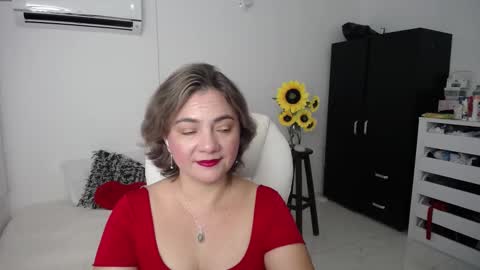 Snapshot of rebeca_milf chatting on 6, 3, 2025 REBECA online show from 6, 3, 2025