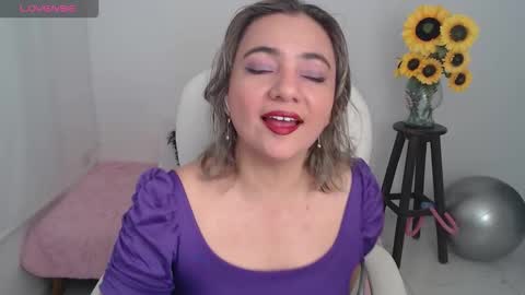 Snapshot of rebeca_milf chatting on 5, 10, 2025 REBECA online show from 5, 10, 2025