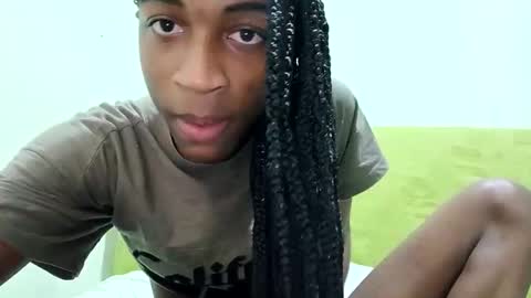 Snapshot of rebecca23278 chatting on 19, 5, 2026 Tu mami Rebecca online show from 19, 5, 2026