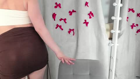 rebecca_____ online show from 4, 3, 2025