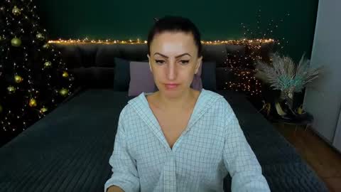rebecca_diamonds online show from 8, 1, 2025