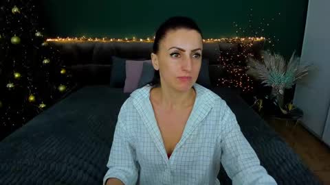 rebecca_diamonds online show from 8, 1, 2025