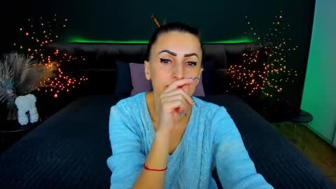 rebecca_diamonds online show from 12, 11, 2025