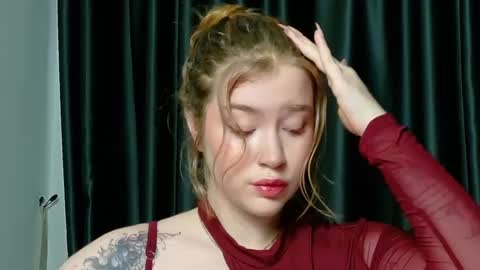 rebecca_lace online show from 20, 9, 2025