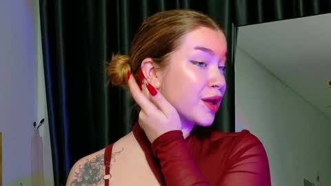 rebecca_lace online show from 22, 10, 2025