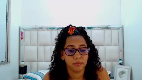 Snapshot of rebecca_mils chatting on 11, 2, 2025 R E B E C A online show from 11, 2, 2025