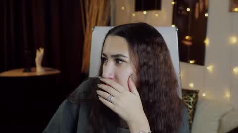 Snapshot of rebeckathornton chatting on 23, 12, 2025 rebeckathornton online show from 23, 12, 2025