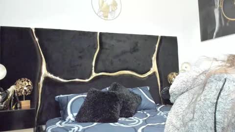 rebekarose online show from 1, 11, 2025