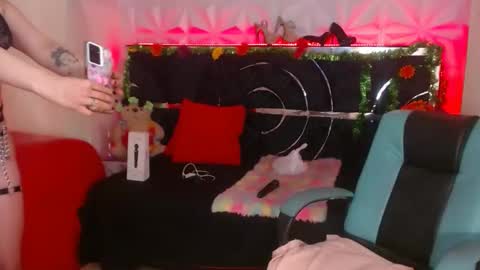 Snapshot of red_moon_1 chatting on 2, 2, 2025 Luna online show from 2, 2, 2025