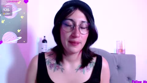 IG   OF red moonn online show from 25, 1, 2025