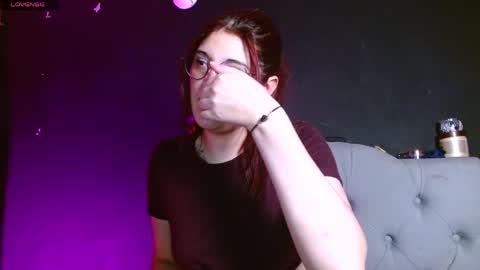 IG   OF red moonn online show from 9, 4, 2026