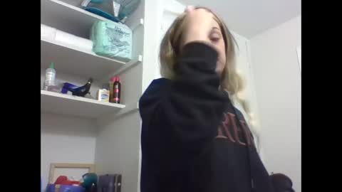 Snapshot of reddwaxx chatting on 19, 12, 2025 reddwaxx online show from 19, 12, 2025