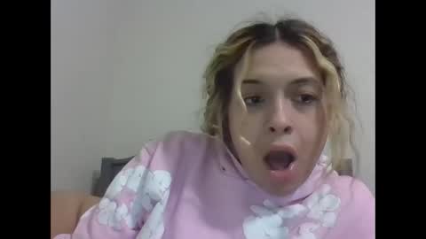 Snapshot of reddwaxx chatting on 3, 2, 2026 reddwaxx online show from 3, 2, 2026